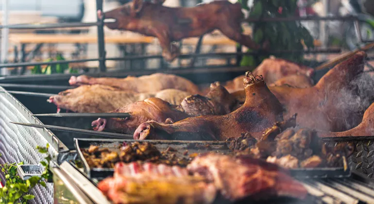 Jenis Olahan Babi di Berbagai Daerah di Indonesia: Dari Bali Hingga Manado