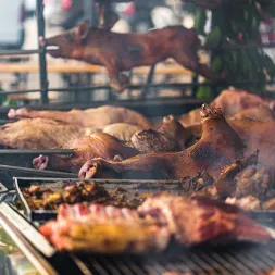 Jenis Olahan Babi di Berbagai Daerah di Indonesia Dari Bali Hingga Manado