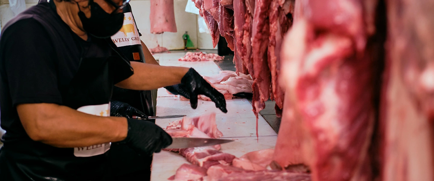 Slideshow Dari peternakan ke meja Andaselalu fresh selalu terbaik ~blog/2025/9/30/butcher 
