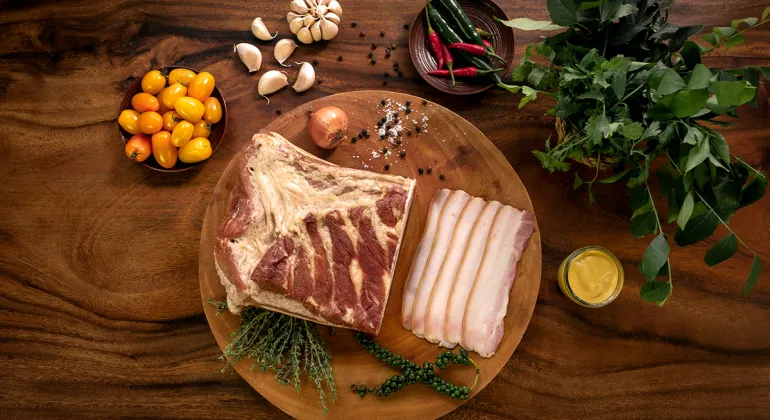 Harga Daging Babi Menjelang Natal dan Tahun Baru: Faktor, Tren, dan Tips Membeli Lebih Tepat