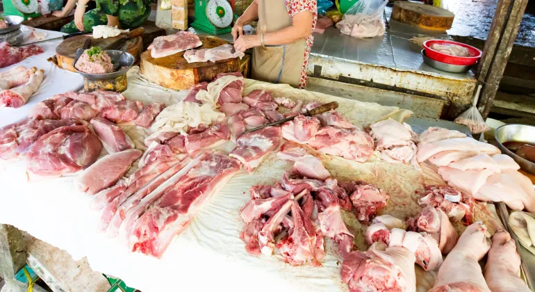 Update Harga Daging Babi Menjelang Tahun Baru dan Imlek: Tren, Faktor, dan Antisipasi Pasar